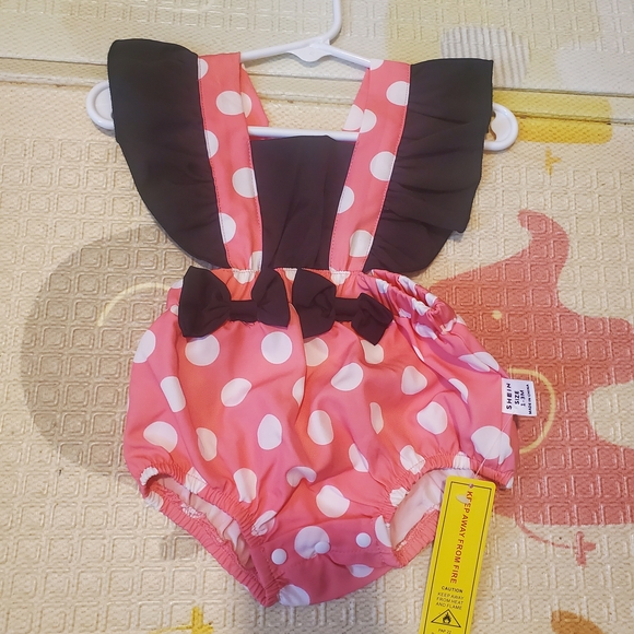 SHEIN Pink and White Polka Dot Baby Romper - Picture 1 of 3